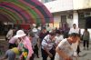 宗親們歡喜心情來到小五福檢糖果以及灑酒祈求平安 (12).JPG